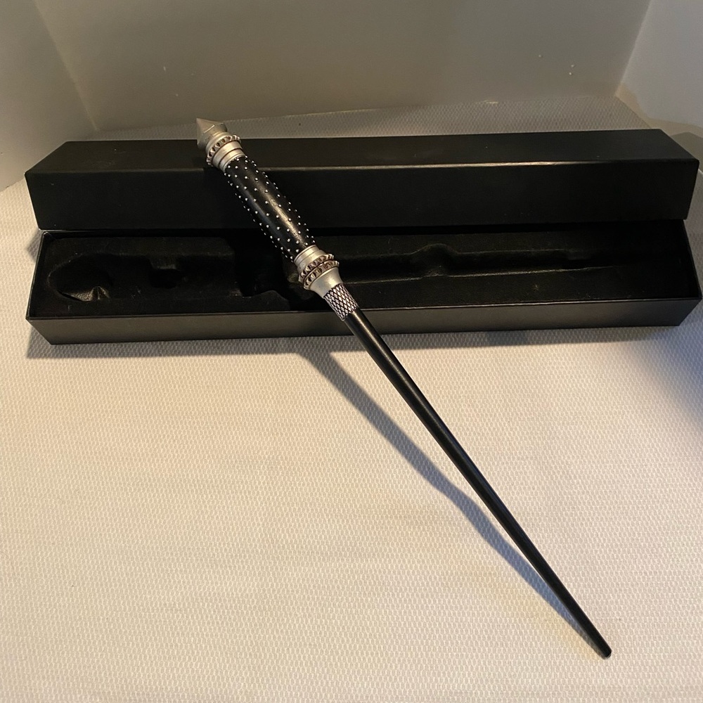 NIB Harry Potter The Wizarding World Universal Studios. Narcissa Malfoy Wand